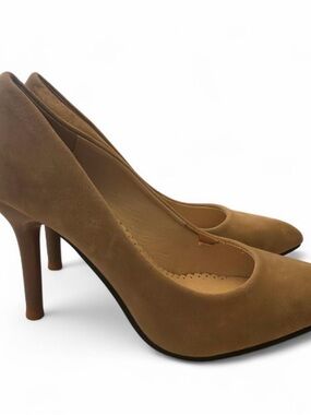 Women's Tan Suede Pointed-Toe Pumps
